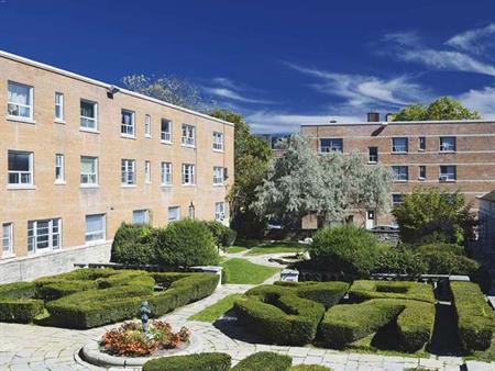 Mimico Estates | 2527 Lake Shore Blvd West, Etobicoke