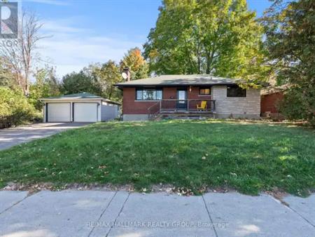 9 NEWHAVEN STREET | 9 NEWHAVEN STREET, Ottawa