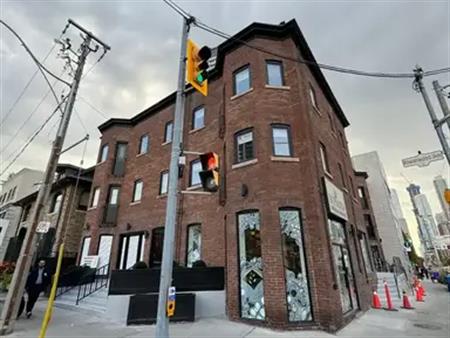 1075 Yonge Street | 1075 Yonge Street, Toronto