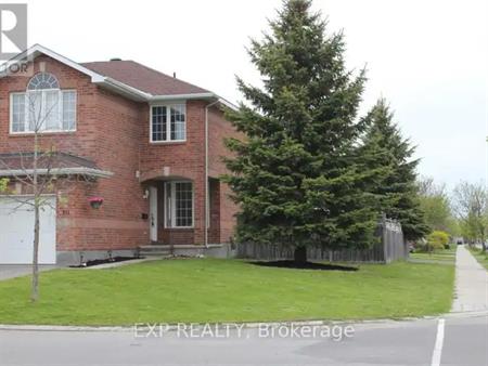 10 WOLISTON CRESCENT | 10 WOLISTON CRESCENT, Ottawa