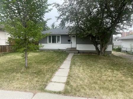 Beautiful updated FULL  house for rent near Mount Royal University | Calgary