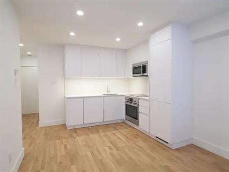 4390 Grand Boulevard | 4390 Grand Boulevard, Montreal