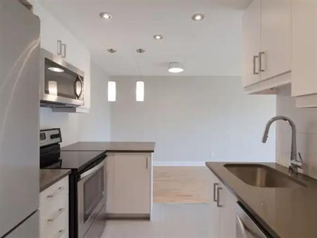 St. Lambert | 1565 Avenue Victoria, Saint-Lambert
