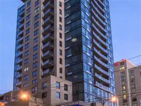 New large 1 bedroom Apt., Downtown/Yaletown | 177 Robson Street, Vancouver