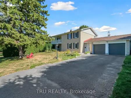 12 APACHE CRESCENT | 12 APACHE CRESCENT, Ottawa