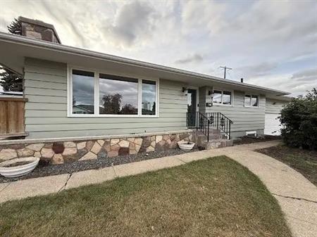 Stunning and Private 3 Bed Main Floor | 9824 68 Street Northwest, Edmonton