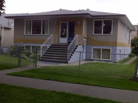 Excellent Location-Central-Kingsway-Easy Access to Great Amenities Awaits! | 10718 106 Street Northwest, Edmonton