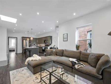 Unbeatable Roncesvalles Location - 2 bed 2 bath apartment | 2243 Dundas Street West, Toronto