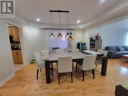 98 BROOKEVIEW DRIVE | 98 BROOKEVIEW DRIVE, Aurora