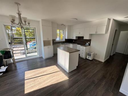 Appartement 6 1/2 - À LOUER