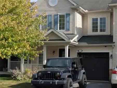 146 HARMATTAN AVENUE | 146 HARMATTAN AVENUE, Ottawa