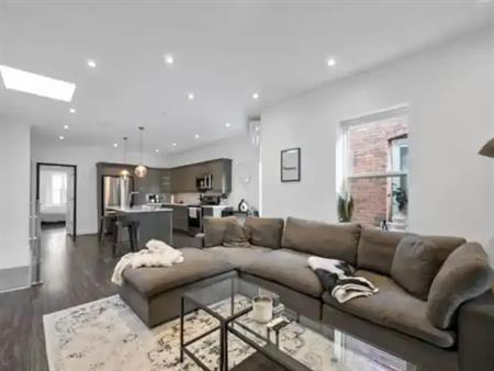 Unbeatable Roncesvalles Location - 2 bed 2 bath apartment | 2243 Dundas Street West, Toronto