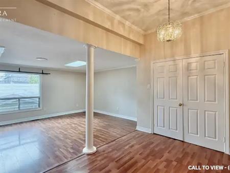 60 Mulock Ave, Toronto, Ontario M6N 3C4 | 60 Mulock Avenue, Toronto