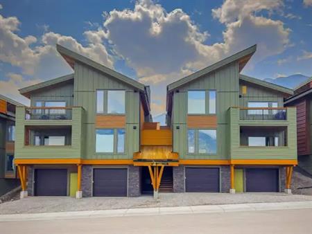 Brand new 3-Bedroom Alpine Loft in Canmore | 301E - 209 Stewart Creek Rise, Canmore