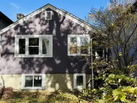 4 bed rooms house for rented UA whyte AV | 10820 83 Avenue Northwest, Edmonton