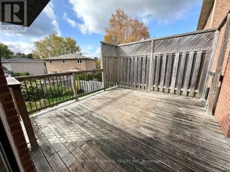 102 HAZELWOOD DRIVE | 102 HAZELWOOD DRIVE, Newmarket