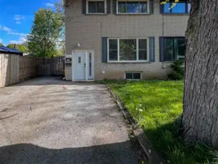 Lower- 252 Scott Street-*$200 Discount Off First Month’s Rent!* | 252 Scott Street, St. Catharines