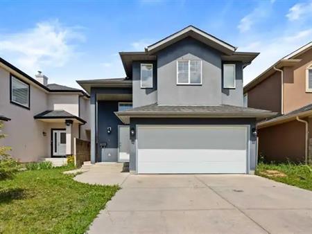 Spacious 3 Bed 2 Bath 2 Living Room House | 127 Tarawood Grove Northeast, Calgary
