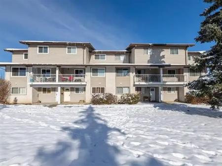 Cozy 2bedroom townhouse | Calgary