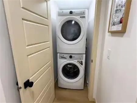 Stunning Brand New - 2 Bedroom Legal Basement Suite | Edmonton