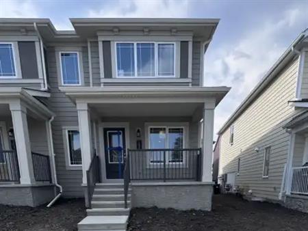 Stunning 3-Bedroom + Den Townhouse for Rent in Yorkville. | 162 Yorkville Boulevard Southwest, Calgary