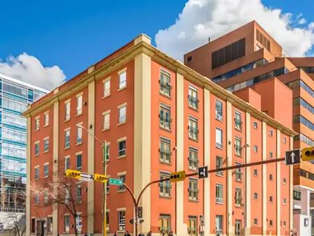 Pet Friendly Original Loft - 98 Walk Score + Parking | 303 - 535 10 Avenue Southwest, Calgary
