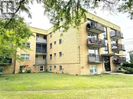 2035 UNIVERSITY AVENUE West Unit# 202 | 2035 UNIVERSITY AVENUE West Unit# 202, Windsor