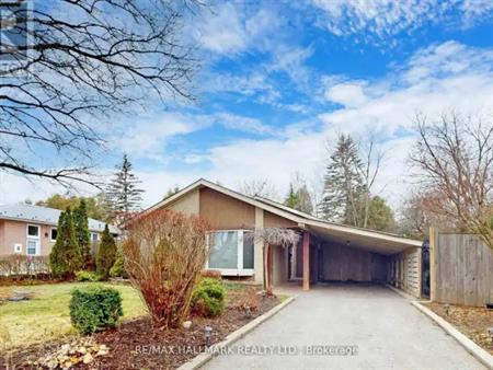 16 KNOWLES CRESCENT | 16 KNOWLES CRESCENT, Aurora