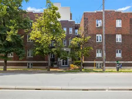 Boutique 1 bedrooms in Somerset Village - Available Immediately | 250 O'Connor Street, Ottawa