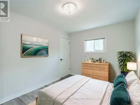 12 DOAN AVENUE | 12 DOAN Avenue, Tiny