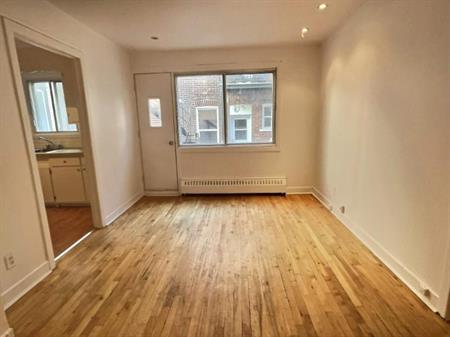 1 CH - 1 SDB - Montréal - $1,200 /mo