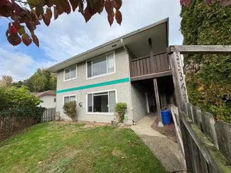 3 bedroom 2 bath Downtown Mission | 33363 3 Avenue, Mission