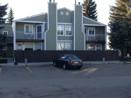 Bright and Spacious Three Bedroom Townhouse in Millwoods | 6 - 1820 56 Street Northwest, Edmonton
