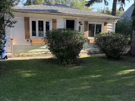 Cozy fully renovated freestanding house with modern updates. *PET FRIENDLY* | Wetaskiwin