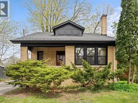 216 THOMPSON BOULEVARD | 216 THOMPSON BOULEVARD, Windsor