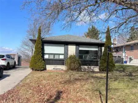 B - 747 BOTANY HILL CRESCENT | B - 747 BOTANY HILL CRESCENT, Newmarket