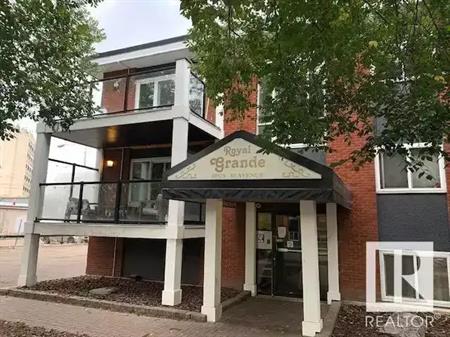 The best location on Whyte Ave. 10525 83 ave.  1 bedroom, 1 bathroom apartment. | 10525 83 Avenue Northwest, Edmonton