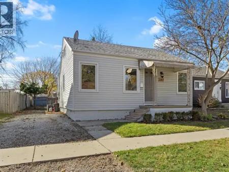 2265 ELSMERE AVENUE | 2265 ELSMERE AVENUE, Windsor