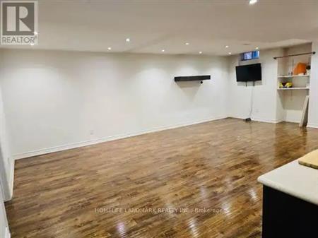 211 ZOKOL DRIVE | 211 ZOKOL DRIVE, Aurora
