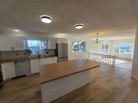 Spacious 4-Bedroom Suite in Allendale – All Utilities Included! | 10426 65 Avenue Northwest, Edmonton