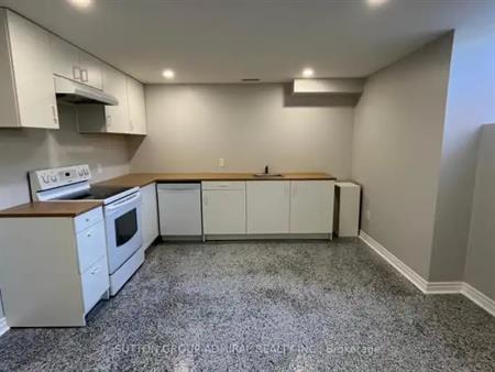 BSM - 6 WHITE CRESCENT | BSM - 6 WHITE CRESCENT, Barrie