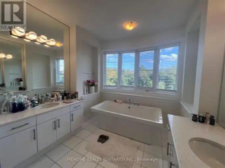 51 BRIDGEPOINTE COURT | 51 BRIDGEPOINTE COURT, Aurora