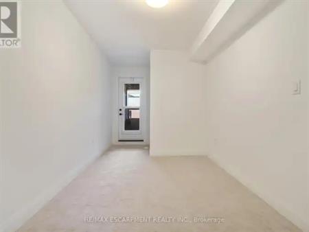 30 BURLEIGH MEWS | 30 BURLEIGH MEWS, Vaughan