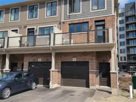 43 - 100 HOLLYWOOD COURT | 43 - 100 HOLLYWOOD COURT, Cambridge