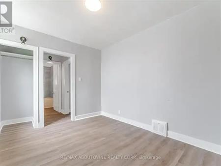 128 CROSS AVENUE | 128 CROSS AVENUE, Oakville
