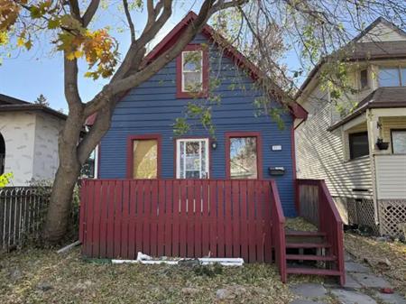 Mount Pleasant Home for Rent — Minutes from Downtown & Kensington! | 913 17 Avenue Northwest, Calgary