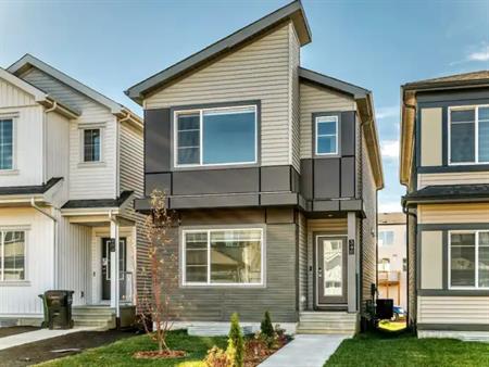 Modern 4-Bedroom Home for Rent in Alces, Southeast Edmonton | 340 29th Street Southwest, Edmonton
