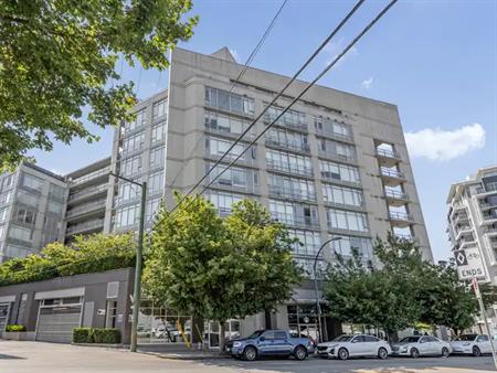 Bright 1 Bed/ 1 Bath + Den + Solarium near Olympic Village! | 2055 Yukon Street, Vancouver