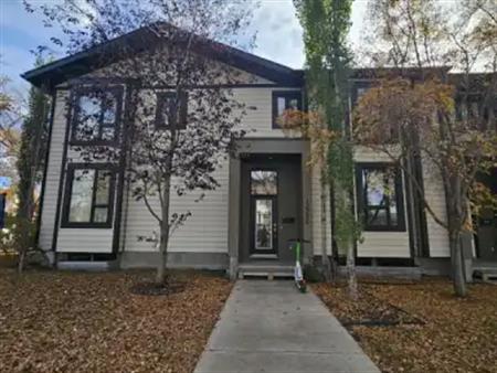 Cozy 3 Bedroom, Townhouse Inglewood | 12205 117 Avenue Northwest, Edmonton