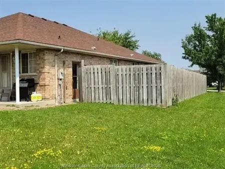 1198 Highnoon Dr Unit# Lower unit | 1198 Highnoon Dr Unit# Lower unit, Windsor